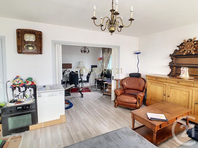 Afficher la photo en grand Appartement T4 à vendre - 3 pièces - 87.73 m2 - HEM - 59 - NORD-PAS-DE-CALAIS - Century 21 Apolite