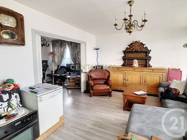 Afficher la photo en grand Appartement T4 à vendre - 3 pièces - 87.73 m2 - HEM - 59 - NORD-PAS-DE-CALAIS - Century 21 Apolite