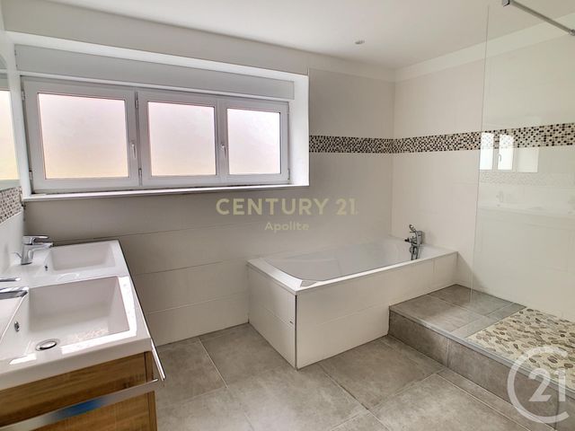 Afficher la photo en grand Appartement T5 à vendre - 5 pièces - 130.0 m2 - LA MADELEINE - 59 - NORD-PAS-DE-CALAIS - Century 21 Apolite