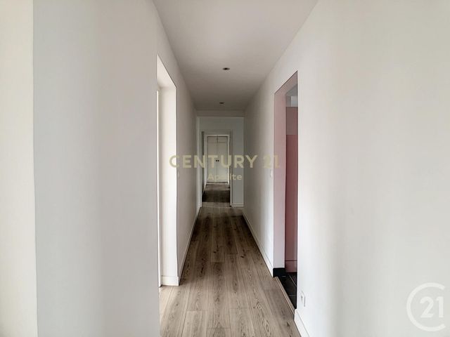 Afficher la photo en grand Appartement T5 à vendre - 5 pièces - 130.0 m2 - LA MADELEINE - 59 - NORD-PAS-DE-CALAIS - Century 21 Apolite