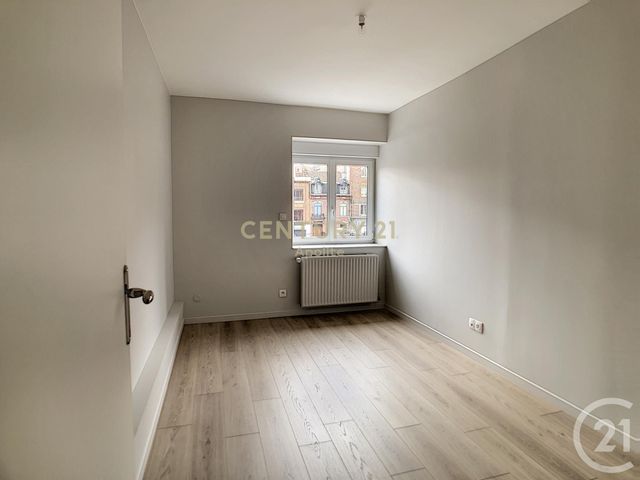 Afficher la photo en grand Appartement T5 à vendre - 5 pièces - 130.0 m2 - LA MADELEINE - 59 - NORD-PAS-DE-CALAIS - Century 21 Apolite