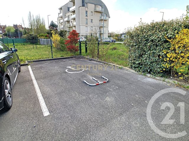 Afficher la photo en grand parking à louer - 8.0 m2 - MARCQ EN BAROEUL - 59 - NORD-PAS-DE-CALAIS - Century 21 Apolite