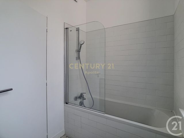 Appartement T3 à louer - 3 pièces - 66.0 m2 - LA MADELEINE - 59 - NORD-PAS-DE-CALAIS - Century 21 Apolite Appartement T3 à louer - 3 pièces - 66.0 m2 - LA MADELEINE - 59 - NORD-PAS-DE-CALAIS - Century 21 Apolite