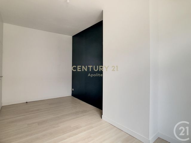 Appartement T3 à louer - 3 pièces - 66.0 m2 - LA MADELEINE - 59 - NORD-PAS-DE-CALAIS - Century 21 Apolite Appartement T3 à louer - 3 pièces - 66.0 m2 - LA MADELEINE - 59 - NORD-PAS-DE-CALAIS - Century 21 Apolite