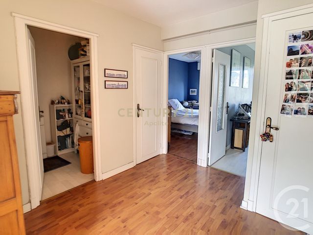 Afficher la photo en grand Appartement T2 à louer - 2 pièces - 60.0 m2 - LA MADELEINE - 59 - NORD-PAS-DE-CALAIS - Century 21 Apolite