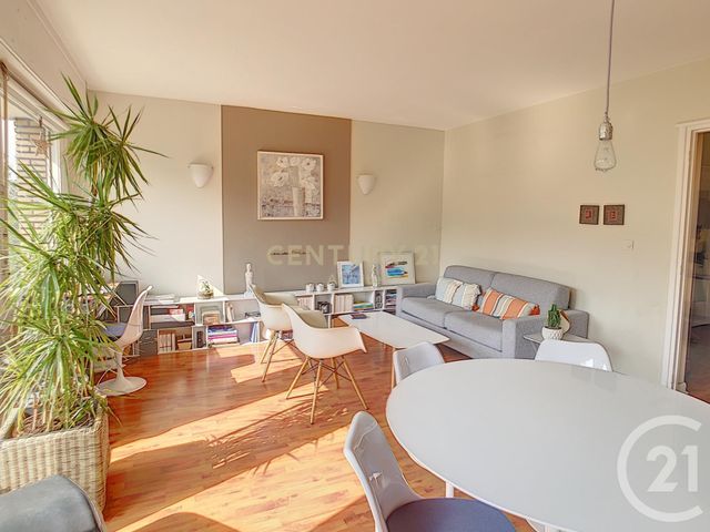 Afficher la photo en grand Appartement T2 à louer - 2 pièces - 60.0 m2 - LA MADELEINE - 59 - NORD-PAS-DE-CALAIS - Century 21 Apolite