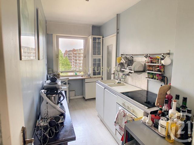 Afficher la photo en grand Appartement T2 à louer - 2 pièces - 60.0 m2 - LA MADELEINE - 59 - NORD-PAS-DE-CALAIS - Century 21 Apolite