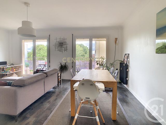 Appartement T3 à louer - 3 pièces - 74.56 m2 - LA MADELEINE - 59 - NORD-PAS-DE-CALAIS - Century 21 Apolite Appartement T3 à louer - 3 pièces - 74.56 m2 - LA MADELEINE - 59 - NORD-PAS-DE-CALAIS - Century 21 Apolite
