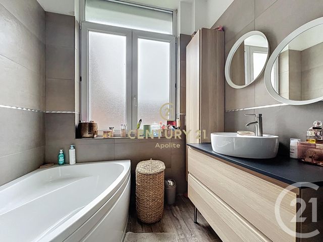 Appartement F4 à vendre - 4 pièces - 128.0 m2 - LILLE - 59 - NORD-PAS-DE-CALAIS - Century 21 Apolite