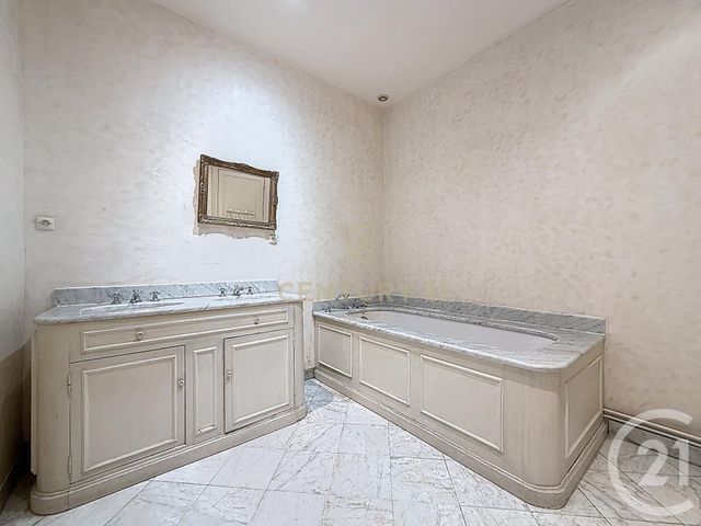 maison à vendre - 7 pièces - 286.22 m2 - LA MADELEINE - 59 - NORD-PAS-DE-CALAIS - Century 21 Apolite