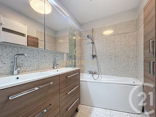 Appartement F4 à vendre - 4 pièces - 128.0 m2 - LILLE - 59 - NORD-PAS-DE-CALAIS - Century 21 Apolite