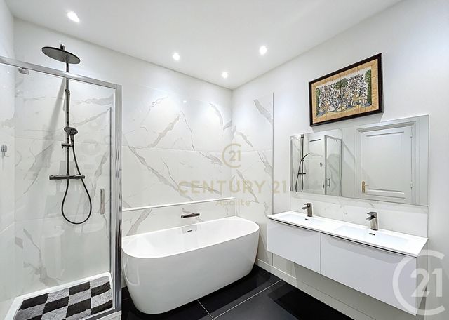 maison à vendre - 8 pièces - 253.0 m2 - LA MADELEINE - 59 - NORD-PAS-DE-CALAIS - Century 21 Apolite
