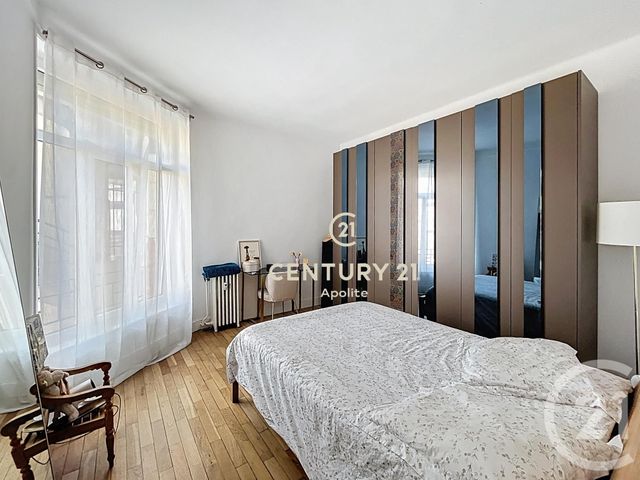 Afficher la photo en grand Appartement T3 à vendre - 4 pièces - 125.0 m2 - LA MADELEINE - 59 - NORD-PAS-DE-CALAIS - Century 21 Apolite