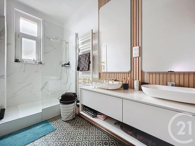 Appartement T3 à vendre - 4 pièces - 125.0 m2 - LA MADELEINE - 59 - NORD-PAS-DE-CALAIS - Century 21 Apolite