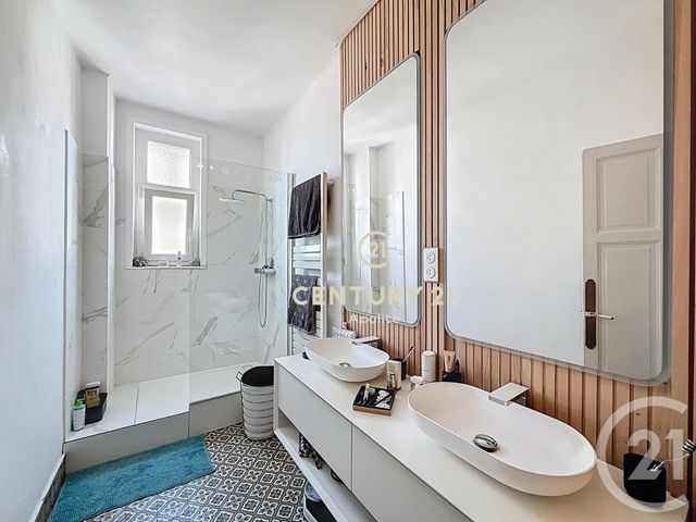 Afficher la photo en grand Appartement T3 à vendre - 4 pièces - 125.0 m2 - LA MADELEINE - 59 - NORD-PAS-DE-CALAIS - Century 21 Apolite