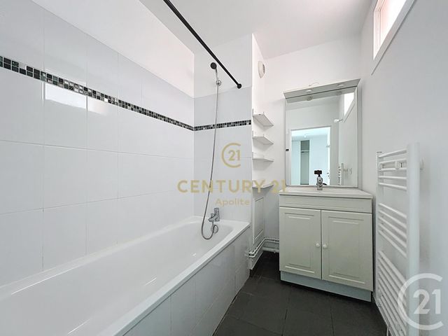 Appartement F3 à vendre - 3 pièces - 66.25 m2 - LA MADELEINE - 59 - NORD-PAS-DE-CALAIS - Century 21 Apolite