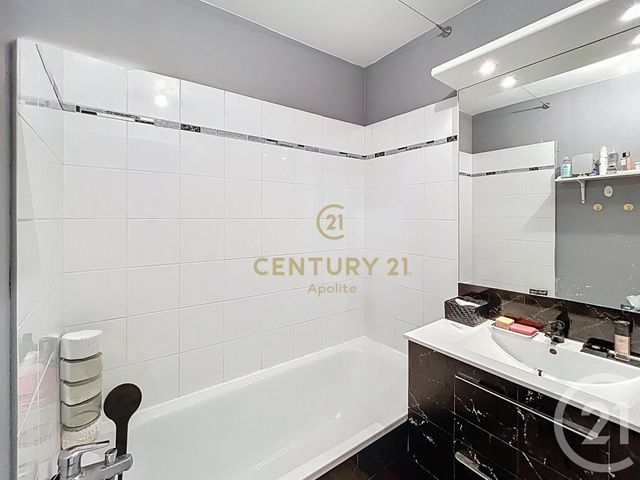 Appartement T2 à vendre - 2 pièces - 40.88 m2 - MARCQ EN BAROEUL - 59 - NORD-PAS-DE-CALAIS - Century 21 Apolite