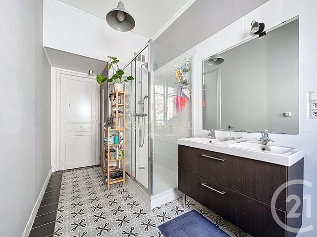 Afficher la photo en grand Appartement F2 bis à vendre - 3 pièces - 79.27 m2 - LA MADELEINE - 59 - NORD-PAS-DE-CALAIS - Century 21 Apolite