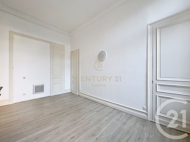 Appartement T1 à louer - 1 pièce - 29.69 m2 - LILLE - 59 - NORD-PAS-DE-CALAIS - Century 21 Apolite