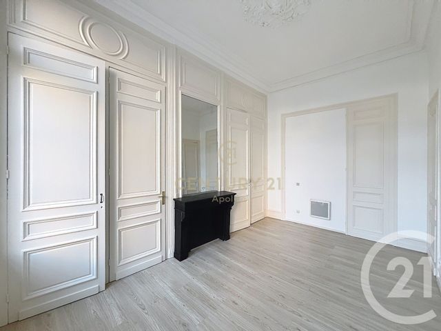 Appartement T1 à louer - 1 pièce - 29.69 m2 - LILLE - 59 - NORD-PAS-DE-CALAIS - Century 21 Apolite