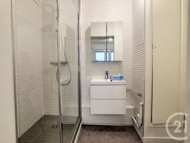 Appartement T2 à louer - 2 pièces - 43.17 m2 - LA MADELEINE - 59 - NORD-PAS-DE-CALAIS - Century 21 Apolite