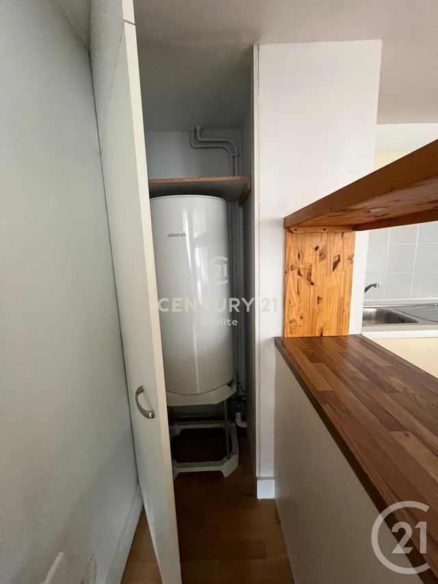 Appartement T2 à louer - 2 pièces - 37.57 m2 - LILLE - 59 - NORD-PAS-DE-CALAIS - Century 21 Apolite