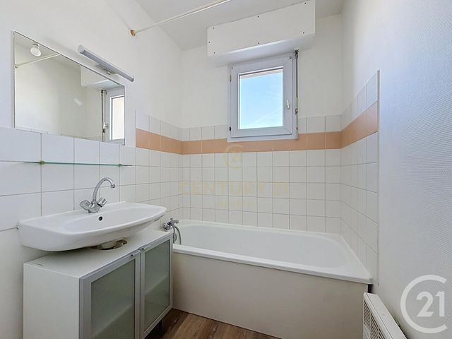 Appartement F2 à louer - 2 pièces - 42.91 m2 - LA MADELEINE - 59 - NORD-PAS-DE-CALAIS - Century 21 Apolite