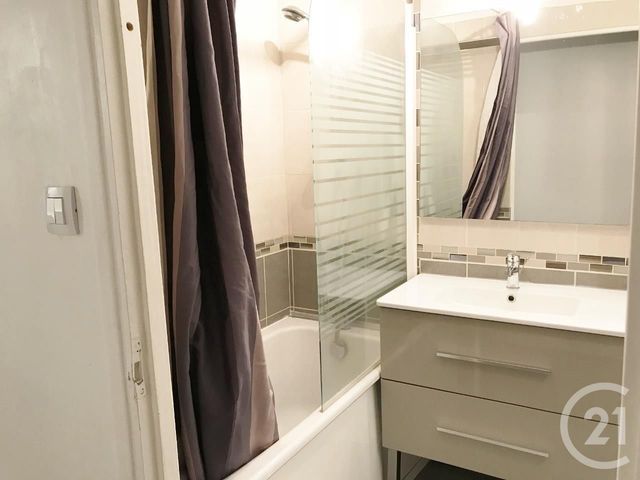 Appartement T2 à louer - 2 pièces - 41.67 m2 - LA MADELEINE - 59 - NORD-PAS-DE-CALAIS - Century 21 Apolite